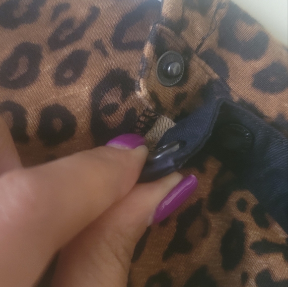 NWOT Lauren Ralph Lauren Brown Black Leopard Crew Neck Quarter Cuff Sleeve Top - Picture 6 of 9